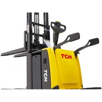Электроштабелер TCM SRD200